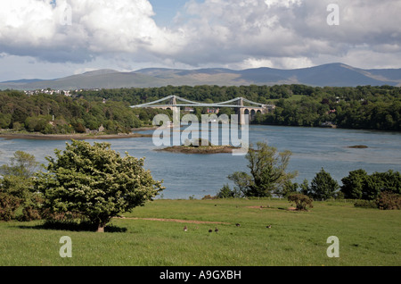 Menai Bridge, Anglesey, North Wales, UK, Europe, überqueren der Straße von Menaii Stockfoto