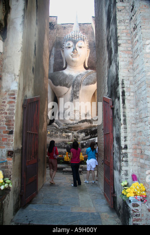 Riesige Buddha im Sukhothai Phra Achana, Wat Si Chum Stockfoto