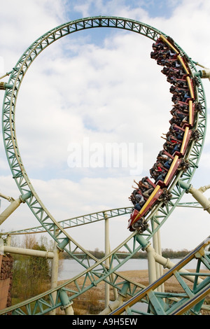 Der Koloss-Achterbahn im Thorpe Park Stockfoto
