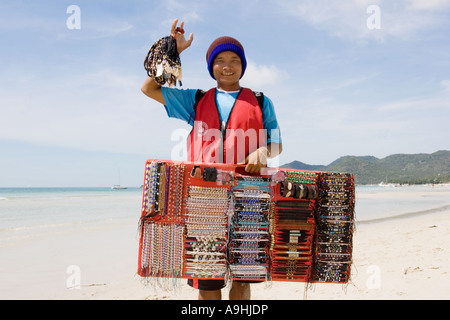 Thai Schmuckstück Verkäufer an einem Strand in Koh Samui Stockfoto