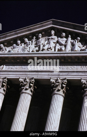 Gleiches Recht gesetzlich Supreme Court Gebäude Washington DC USA Hauptfries vorne Stockfoto