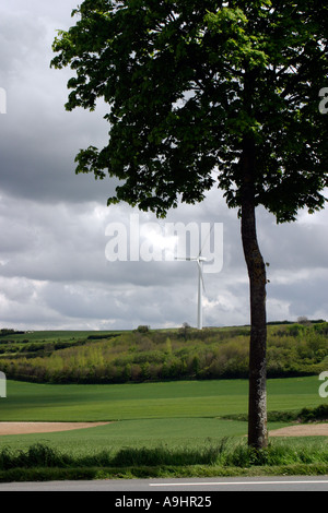 Eines der Windturbinen in der Haut Lys-Windpark in der Nähe von Fauquembergues Pas De Calais Stockfoto