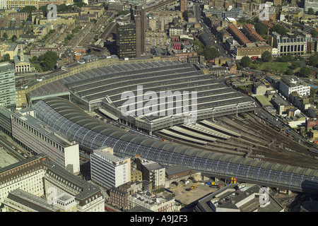 Luftaufnahme eines der wichtigsten Bahnhöfe in London Waterloo Station Stockfoto