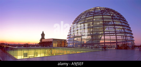 Berliner Reichstag Dach Terasse Kuppel von Norman Forster Sonnenuntergang Stockfoto