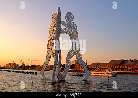 Molecule Man Skulptur von Künstler Jonathan Borofsky, Fluss Spree, Berlin, Deutschland Stockfoto