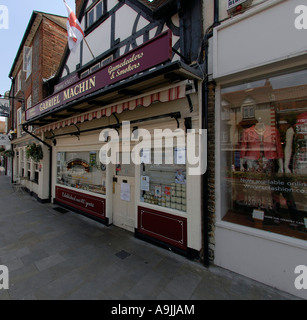 Geschäfte an der Hauptstraße von Henley on Thames, Oxfordshire Stockfoto