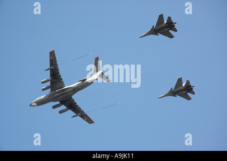 ANG99122 Air Show von Air Force India am Marine Drive Bombay jetzt Mumbai Maharashtra Indien am 17. Oktober 2004 Stockfoto