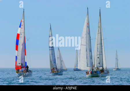 Segelschiffe in Juan de Fuca Strat beim jährlichen Swiftsure klassische Yacht race Stockfoto