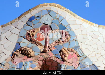 Barcelona Park Güell Detail Schlange Bank von Antoni Gaudi-Katalonien-Spanien-Europa Stockfoto