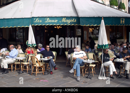 Les Deux Magots berühmten Paris Cafe in St. Germain des Prés Bereich Frankreich Stockfoto