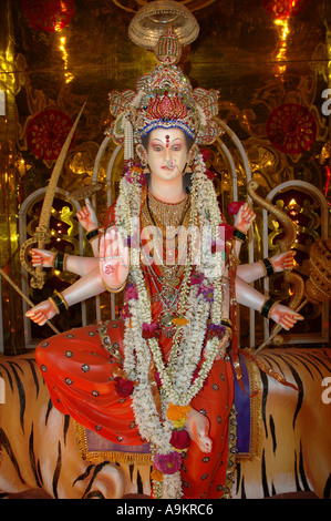 South Asian indische Göttin Amba Bhavani Duschen Segen Stockfoto