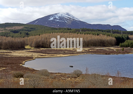 Schottische mouontain Schiehallion mit Loch Kinardochy von B 846 südlich von Tummel Bridge in Perthshire Schottland Großbritannien gesehen Stockfoto