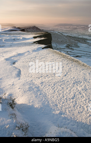 Neuschnee Froggatt Edge Derbyshire Peak District Nationalpark England UK GB EU Europa Stockfoto