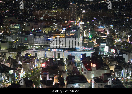 Nachtansicht des Bezirks Ikebukuro von oben, Tokyo, Japan Stockfoto