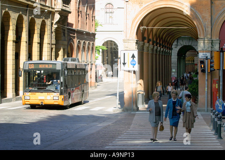 Italienische Damen im Chat Stockfoto