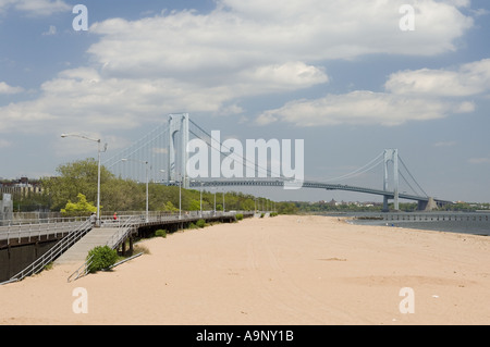 Die Verrazano-Narrows-Brücke verbindet Staten Island mit New York Brooklyn Stockfoto