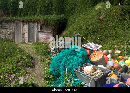 Fischer wirft bei Priester s Cove Cape Cornwall Cornwall England Stockfoto