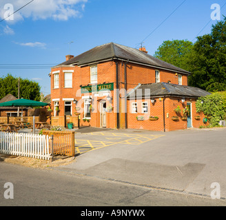 Die Äbte Mitre Pub im Zentrum von Chilbolton Hampshire UK Stockfoto