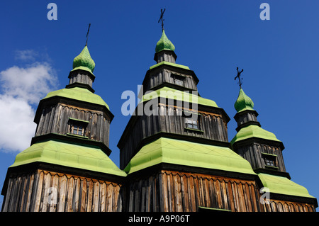 Alte hölzerne orthodoxe Kirche in der Ukraine Stockfoto