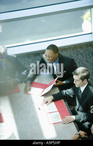 Draufsicht der Kollegen in einem meeting Stockfoto