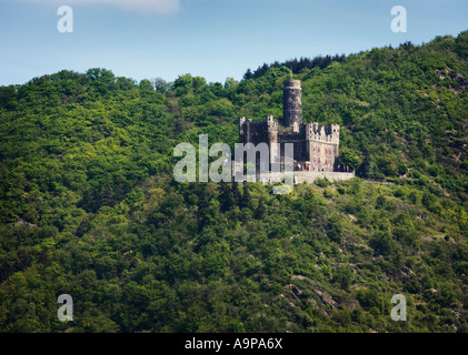 Burg Maus im Rheintal über dem Ort Wellmich Rheinland Deutschland Europa Stockfoto