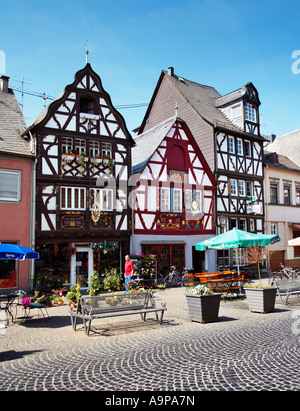 Halbe Fachwerkhaus Geschäfte, Häuser und Pensionen in Rhens im Rhein Valley, Deutschland, Europa Stockfoto