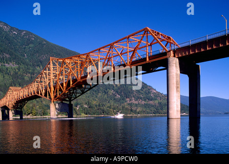 Nelson (Orange-Brücke) überqueren Kootenay Lake in Nelson in der Kootenay Region British Columbia Kanada Stockfoto