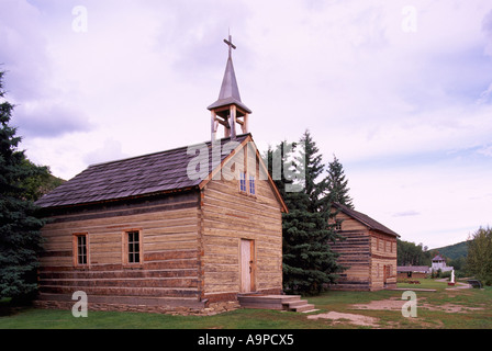 Dunvegan Provincial Parks und historische Stätte, Alberta, Kanada - historische St. Charles Mission der Kirche und Pfarrhaus, Hudson Bay Post Stockfoto