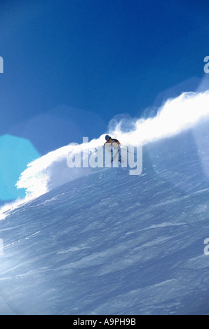 Ein Mann Ski Pulver Zuckerdose ca Stockfoto