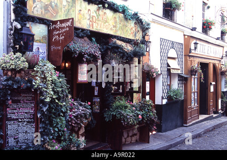Restaurant auf der Straße in der Nähe von Sacre Coeur Paris Frankreich Stockfoto