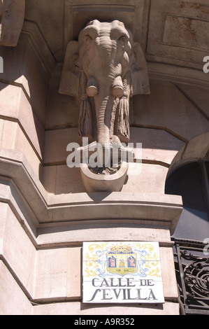 Detail des Schnitzens auf Banco Espanol de Credito Madrid Spanien EU-Europa Stockfoto