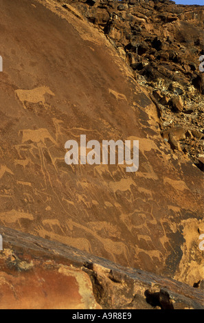 Felszeichnungen, die von San Leute oder Buschmänner Twfelfontein National Monument Damaraland Namibia Nordafrika Stockfoto