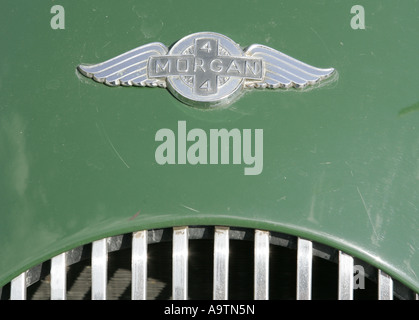 Morgan 4 Emblem auf Motorhaube. Stockfoto