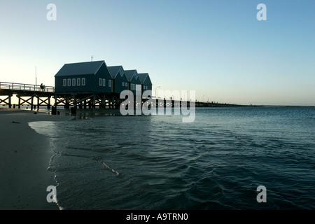 Die untergehende Sonne hinter Busselton Pier. Western Australia Busselton. Stockfoto