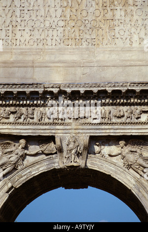 Benevento Kampanien Italien Arco di Traiano Triumphbogen errichtet in 114, die Errungenschaften des römischen Kaisers Trajan zu feiern Stockfoto