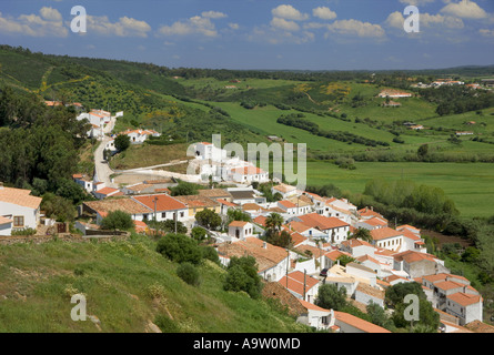 Portugal, Algarve, der Costa Vicentina, Aljezur, Stadt von der maurischen Burgruine Stockfoto