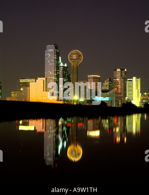 1992 historische Downtown Skyline TRINITY RIVER GREENBELT PARK Dallas Texas USA Stockfoto