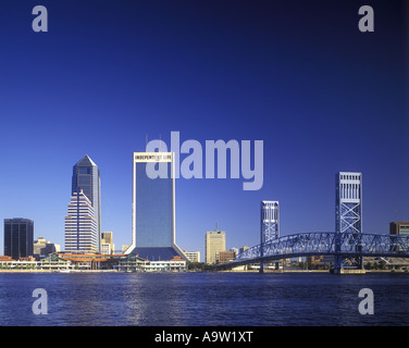 INNENSTADT VON SKYLINE MAIN STREET BRIDGE ST. JOHNS RIVER JACKSONVILLE FLORIDA USA Stockfoto