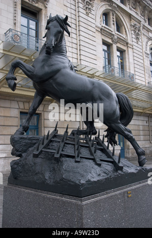 Cheval à la di Statue von Pierre Louis Rouillard (1820-1881) außerhalb Musée d Orsay Paris Frankreich Stockfoto