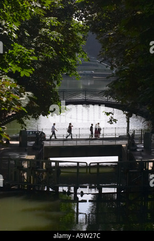 Eisen-Stege über die St Martin Kanal Paris Frankreich Stockfoto