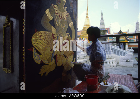 Restaurierung antiken Fresko Kunst Wat Phra Kaeo Bangkok Thailand Königspalast Stockfoto