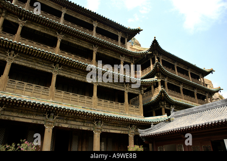 China Shanxi Yungang Shiku Höhlen in der Nähe von Datong hölzernen Tempel am Eingang Stockfoto