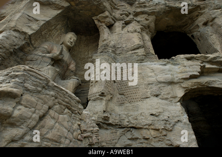 China Shanxi Yungang Shiku Höhlen in der Nähe von Datong geschnitzt eine Buddha-Statue in einer Grotte Stockfoto