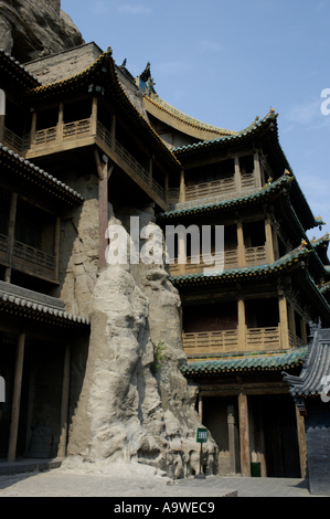 China Shanxi Yungang Shiku Höhlen in der Nähe von Datong hölzernen Tempel am Eingang Stockfoto