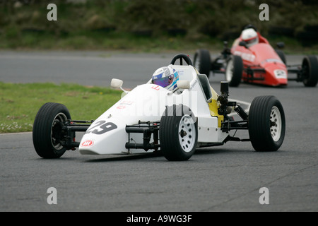 Formel Vee racing bei 500 MRCI Rennveranstaltung Kirkistown Schaltung County Down Northern Ireland Stockfoto