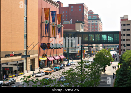 INDIANA-Indianapolis-Nordstrom Kaufhaus und Restaurants Kreismittelpunkt Einkaufsviertel in der Innenstadt von Stockfoto