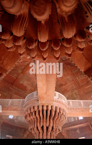 Decke des Diwan ich Khas in der verlassenen Stadt Fatehpur Sikri in der Nähe von Agra Indien Stockfoto