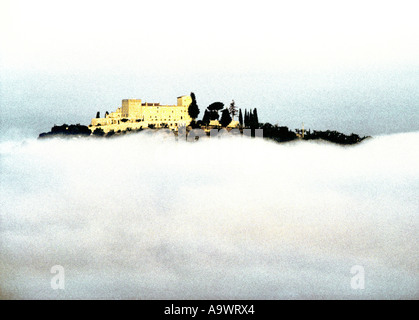 Italien, Toskana, Tuscana, Schloss aus Nebel, Val D'orcia Castiglione di Burg Orcia-Tals Stockfoto