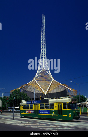 STRAßENBAHNEN ARTS CENTER MELBOURNE KONZERTSAAL SOUTHBANK MELBOURNE VICTORIA AUSTRALIEN Stockfoto