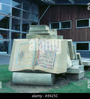 "Alten Evangelien" Skulptur, University of Sunderland Campus, St Peters Riverside, Sunderland, Tyne and Wear, England, UK. Stockfoto